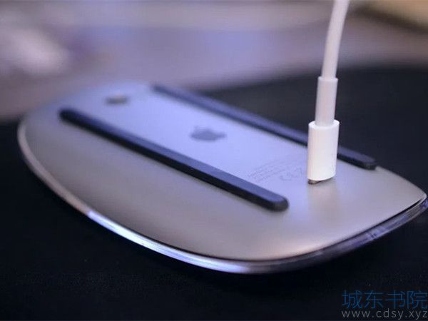 苹果无线鼠标如何充电?苹果无线鼠标充电的方法截图